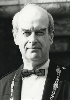 Photograph of Alastair MacFadyen wearing the Chairman's chain