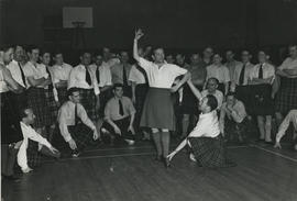 Photograph of Men's Highland class 'Do it like this' - teaching point